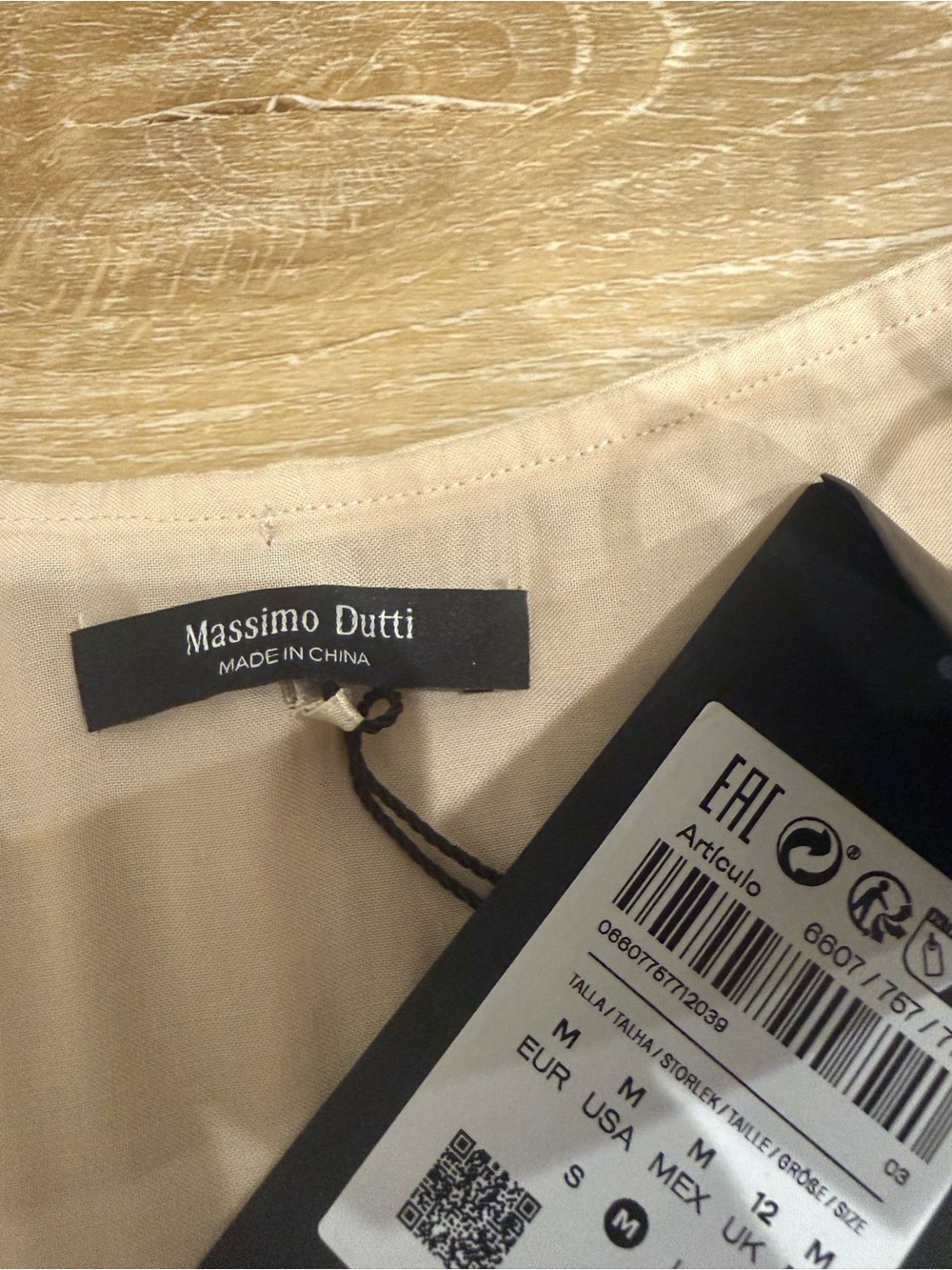 Massimo Dutti Flowing Midi Dress with Pleated Detail - Picture 5 of 5